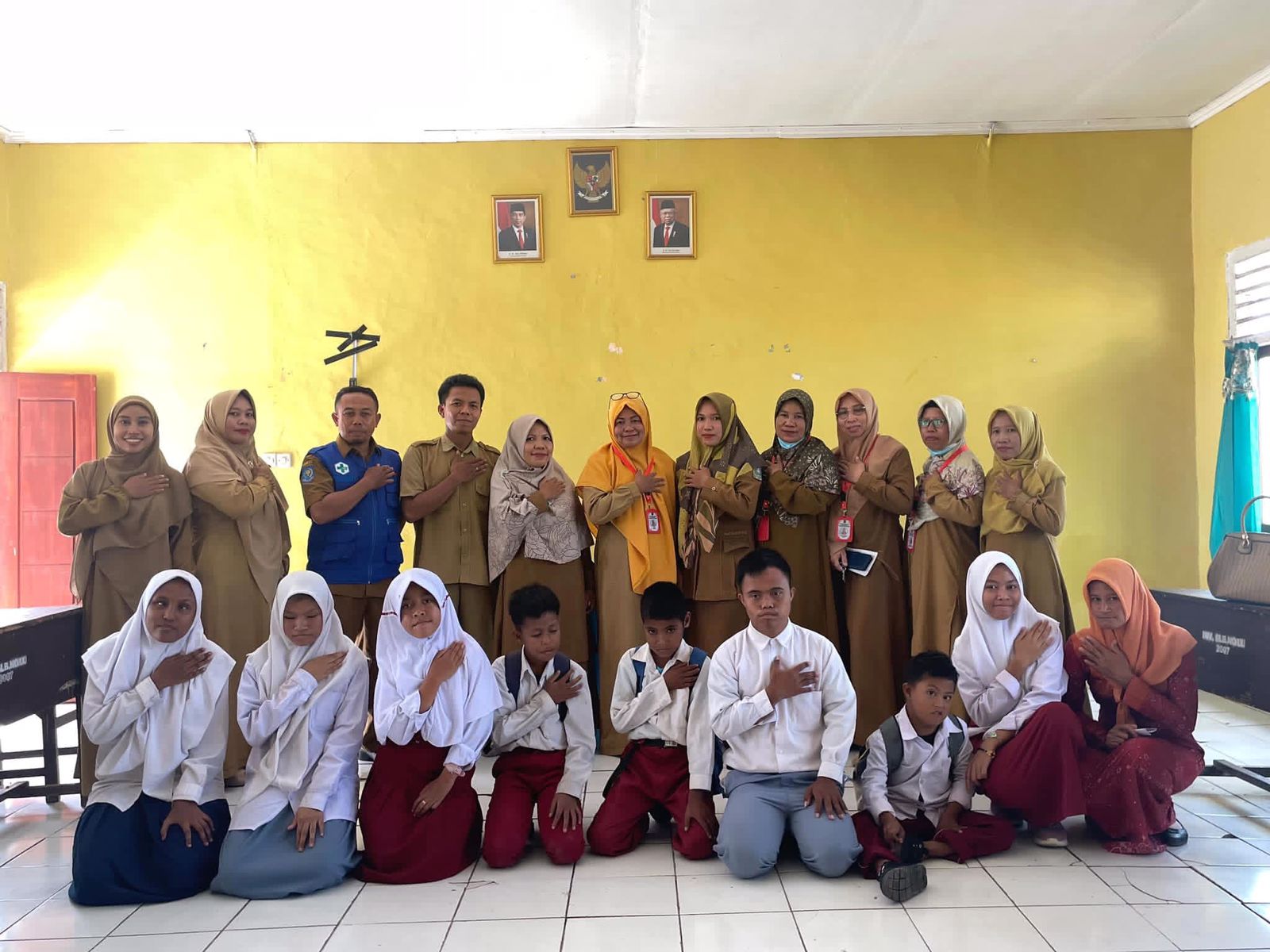 Screening Kesehatan Anak Usia Sekolah oleh Puskesmas Soromandi